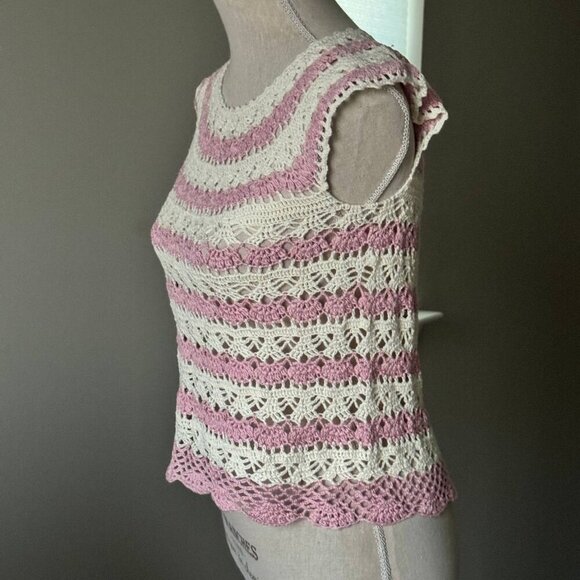 NWOT! Gorgeous Crochet Top in Pink and Cream - Size Small - Picture 4 of 9